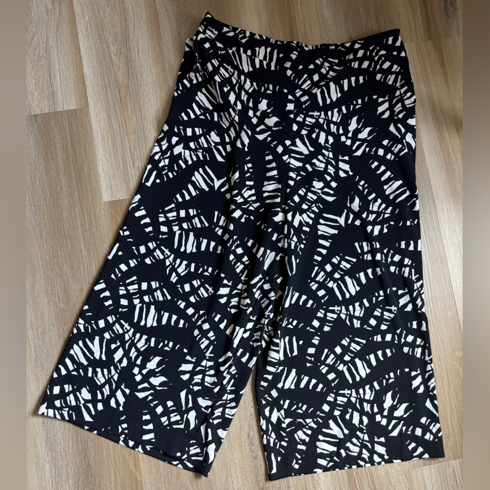 Nine West Black and White XL Wide Leg Crop Pants with pockets
